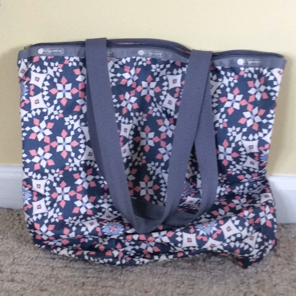 Le Sportsac tote